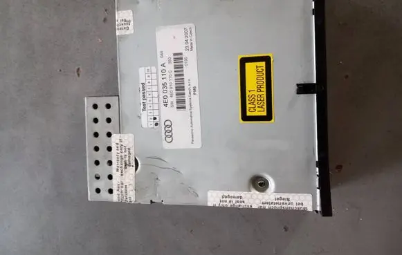 Audi A6 S6 C6 4F CD/DVD changer 4E0035110A