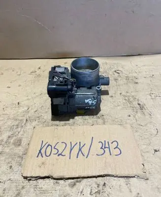 Volkswagen Touran II Throttle valve 03C133062A