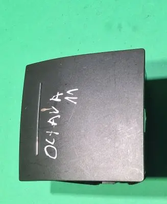 Skoda Octavia Mk2 (1Z) Glove box central console 1Z0863284