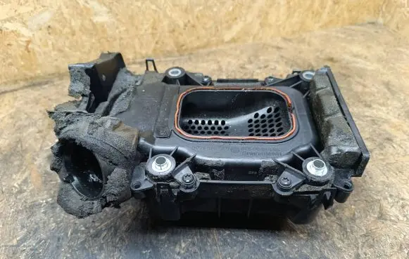 Intake resonator