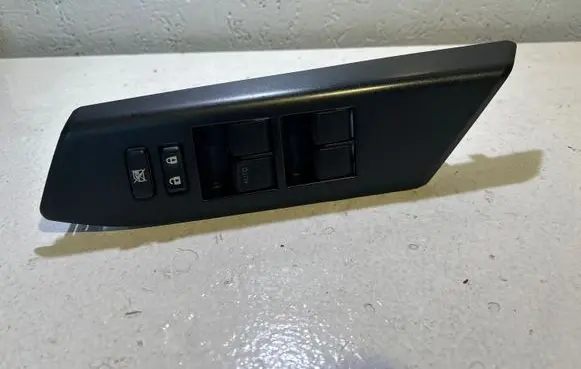 Toyota RAV 4 (XA40) Electric window control switch 7423242180