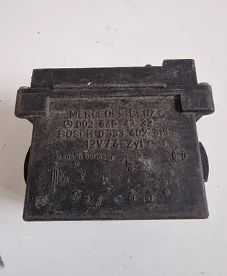 Coolant fan relay