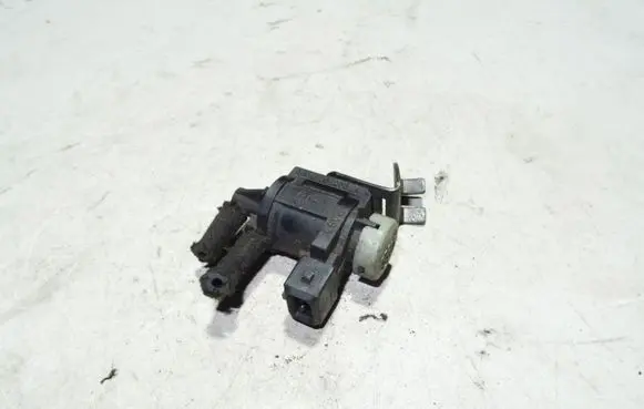 Audi A6 S6 C5 4B Turbo solenoid valve 1J0906283A