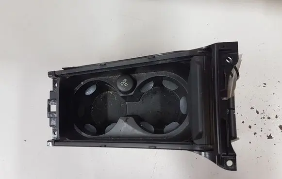 Cup holder front