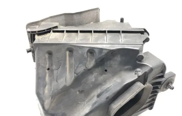Audi A4 S4 B7 8E 8H Air filter box 03G133835