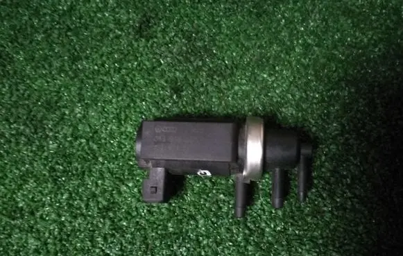 Audi A6 S6 C5 4B Turbo solenoid valve 059906627 72190322