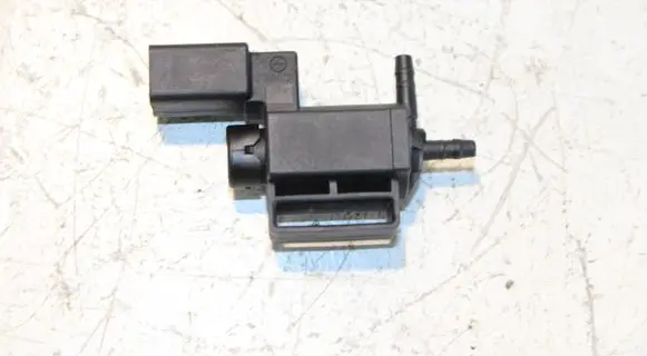 Audi A4 S4 B8 8K Turbo solenoid valve 037906283C