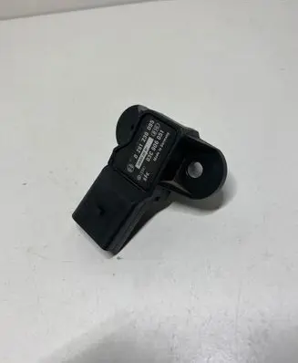 Volkswagen Golf V Air pressure sensor 03C906051 0261230095