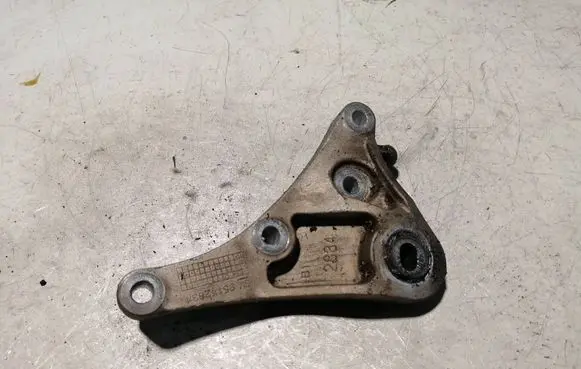 Buick Encore I Gearbox mounting bracket 95142834