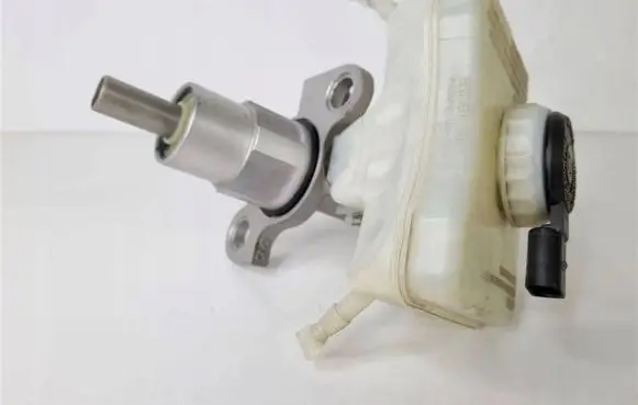 Audi A4 S4 B8 8K Master brake cylinder 8K0611301A