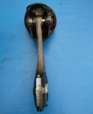 Toyota Auris E180 Piston with connecting rod