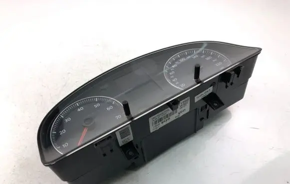 Volkswagen Caddy Speedometer (instrument cluster) 1T0920862B