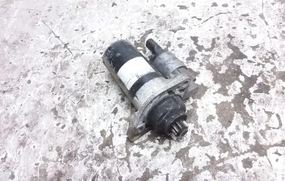 Volkswagen Touran I Starter motor 022211023F
