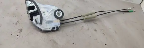 Toyota Highlander XU70 Rear door lock