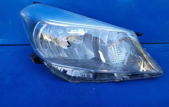Toyota Yaris Headlight/headlamp 0D79