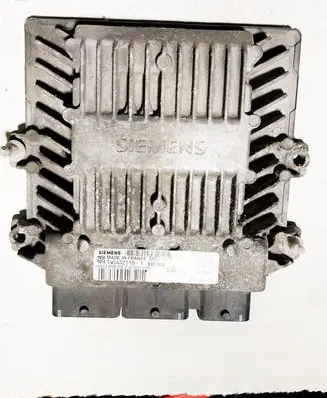Ford Focus Engine control unit/module 3M5112A650AB 5WS40211BT