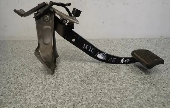 Hyundai ix20 Pedal assembly 