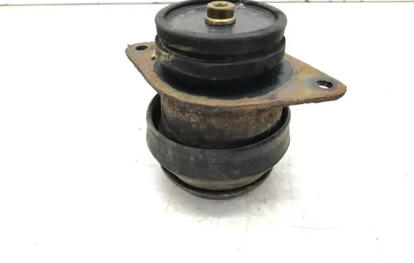Volkswagen Golf III Engine mount bracket 1H0199625
