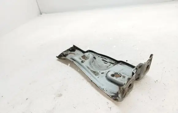 Volkswagen PASSAT B6 Fender mounting bracket 3C0821142