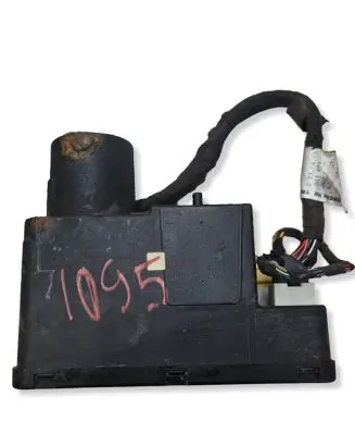 Audi 80 90 S2 B4 Central locking vacuum pump 4A0862257J