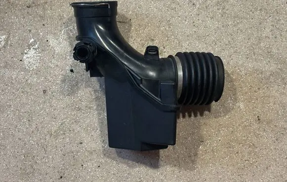 BMW 4 F32 F33 Air intake hose/pipe 8573994