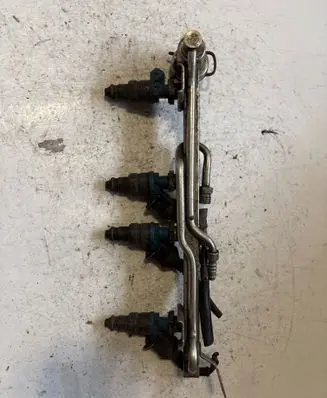Audi A4 S4 B6 8E 8H Fuel main line pipe 06B133551