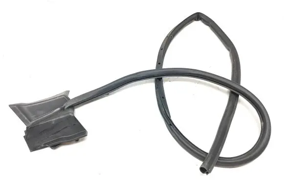 Maserati Levante Other front door trim element 670032869 4070146400P