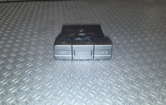Nissan X-Trail T30 Differential lock switch 