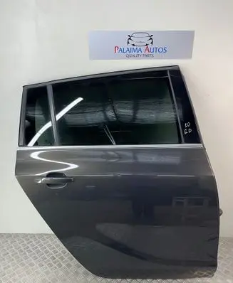 Opel Zafira C Rear door