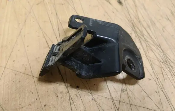 Land Rover Range Rover Sport L494 Headlight/headlamp mounting bracket 47651757 47651757SX
