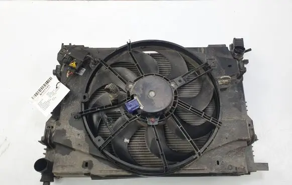 Dacia Sandero Coolant radiator 921006843R