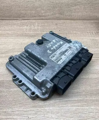 Mazda 3 I Engine control unit/module ECU 4M6112A650AC 0281011534