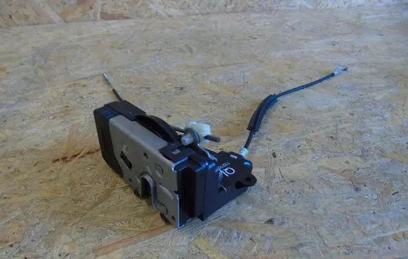 Opel Signum Front door lock