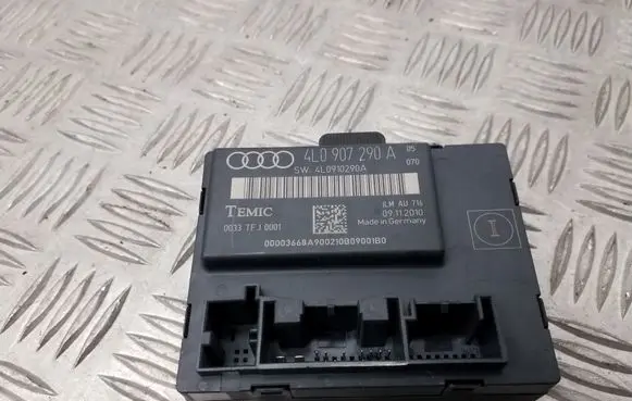 Audi Q7 4L Door control unit/module 4L0907290A