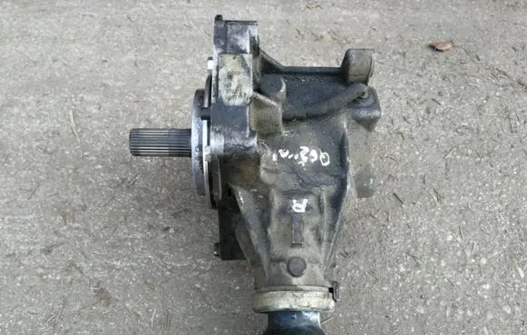 Gearbox transfer box case