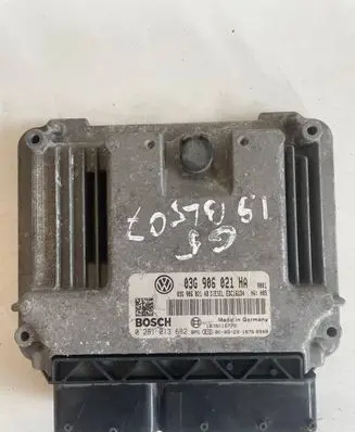 Volkswagen Golf V Engine control unit/module 03G906021HA 0281013682