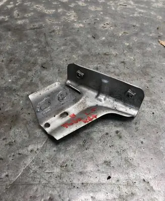 Volkswagen Polo IV 9N3 Fender mounting bracket 6Q0821141BILI 6Q0821141