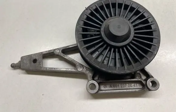 Mercedes-Benz E W212 Belt tensioner pulley A6512370041 6512370041