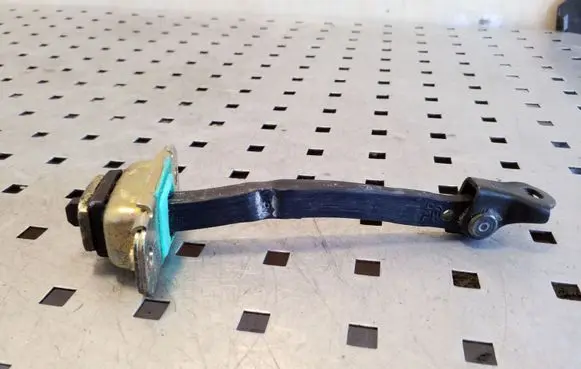 Hyundai Santa Fe Front door check strap stopper