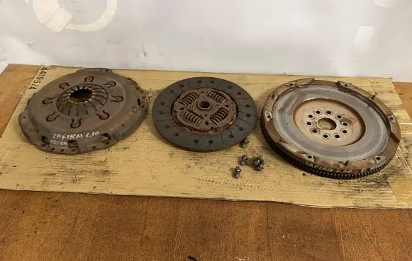 Opel Zafira A Clutch set kit 90400241 51031