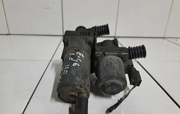 BMW 3 E46 Coolant heater control valve 64118369807 1147412149