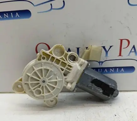 Mercedes-Benz CLS C219 Rear door window regulator motor A2198200642