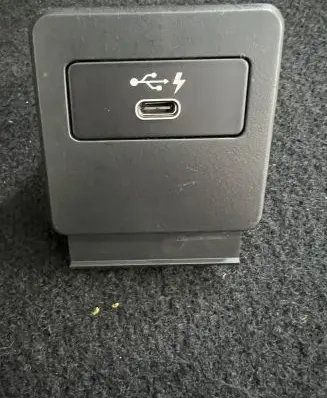 BMW 1 F40 USB socket connector 19163010