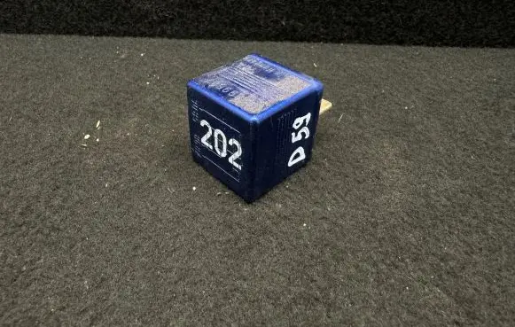Volkswagen PASSAT B5.5 Other relay 8A0951253