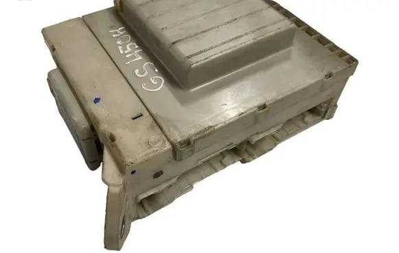 Lexus GS 300 350 430 450H Fuse module 8267230320 709210902