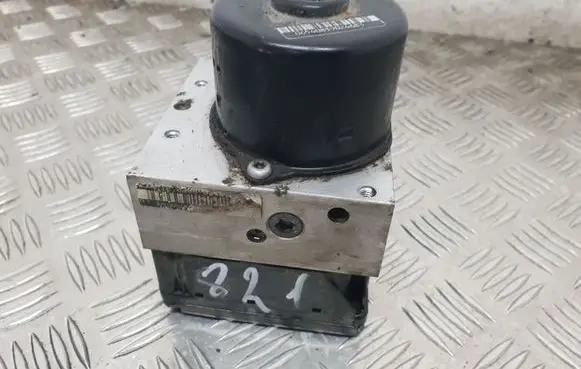 Volkswagen Golf IV ABS Pump 1J0907379G 1J0614117C
