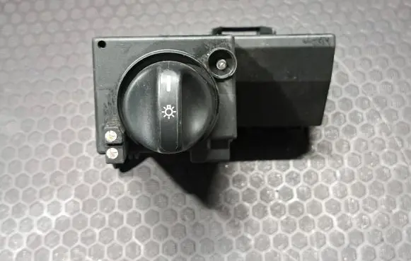 Mercedes-Benz E W210 Light switch 2105452004