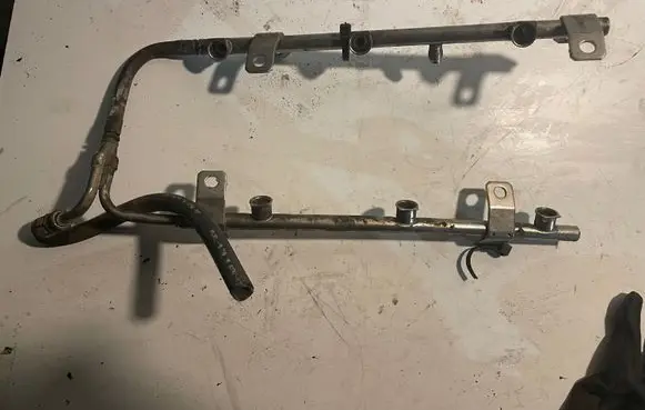 Chrysler Voyager Fuel main line pipe 