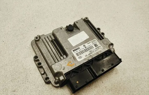 KIA Ceed Engine control unit/module 0281019544 391112A970 1039S59669
