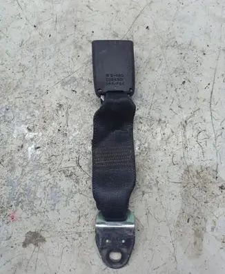 Toyota Corolla Verso AR10 Rear seatbelt buckle